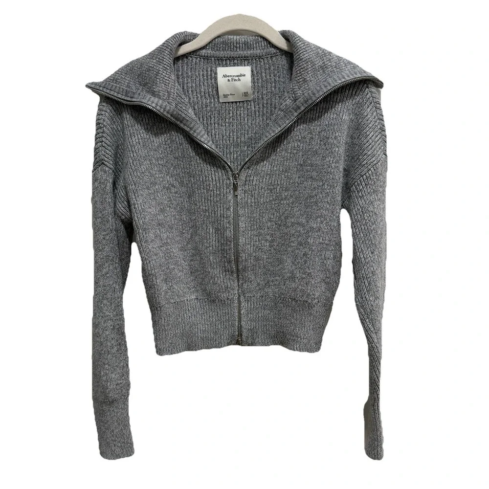 Women's Abercrombie And Fitch Grey Zip Up Collared Knit Size‎ 2XS